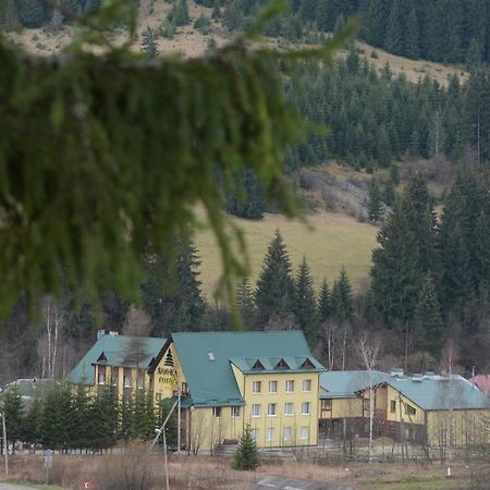 Ялинка Готель Vyshkiv Exterior photo