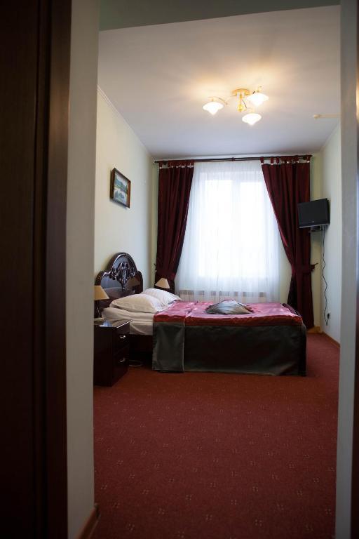 Ялинка Готель Vyshkiv Room photo